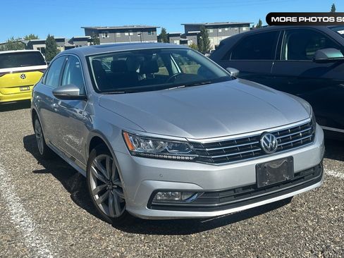 Used 2017 Volkswagen Passat 1.8T SE FWD image 1