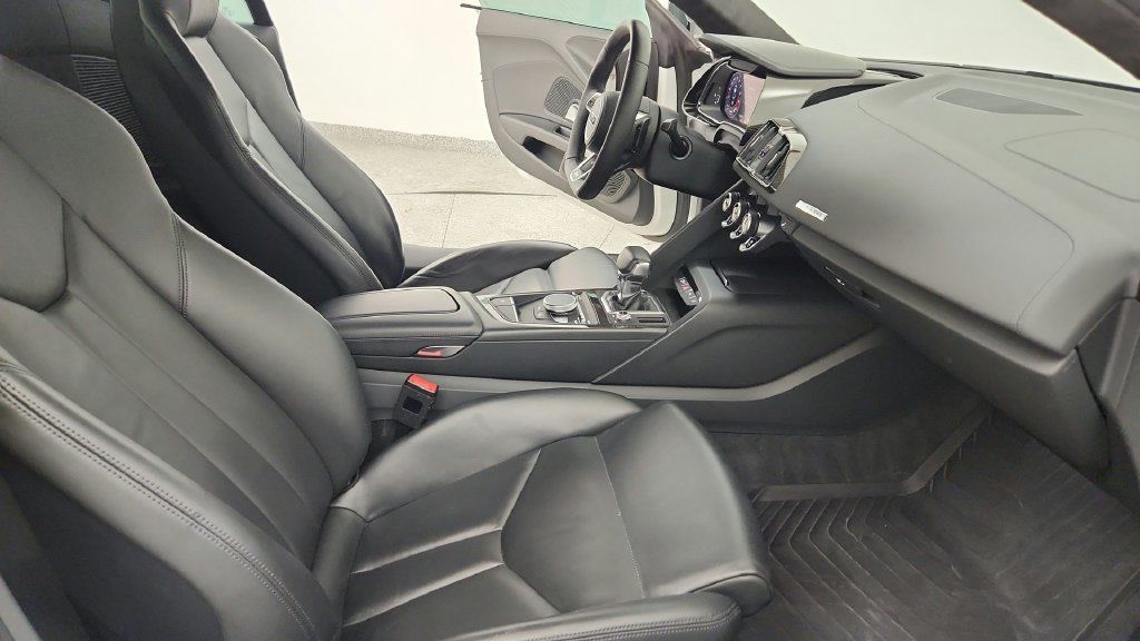 Used 2018 Audi R8 V10 RWD image 31
