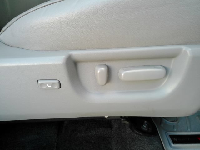 Used 2013 Toyota Sequoia Limited RWD image 21