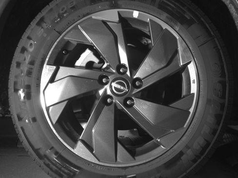 Used 2025 Nissan Rogue SV image 15