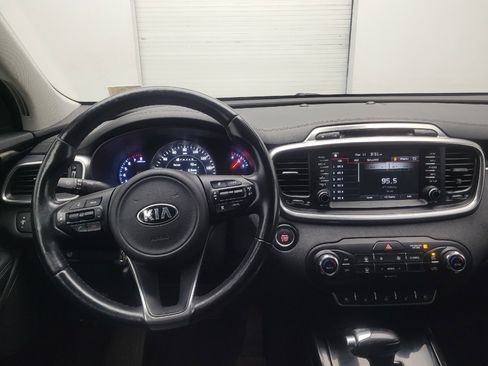 Used 2018 Kia Sorento SX image 22