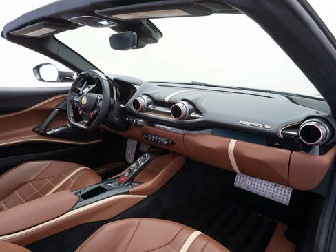 Used 2022 Ferrari 812 GTS RWD image 13