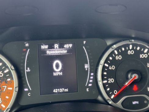 Used 2018 Jeep Renegade Latitude image 19