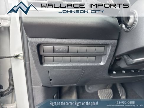 Used 2024 Mitsubishi Outlander ES AWD/4WD image 30