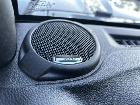 Used 2017 Jeep Wrangler Unlimited Sahara image 32