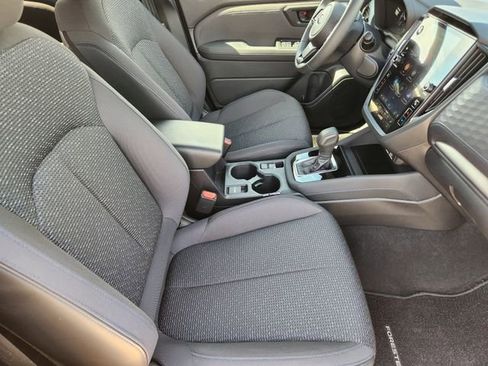 Certified 2025 Subaru Forester Premium AWD/4WD image 14