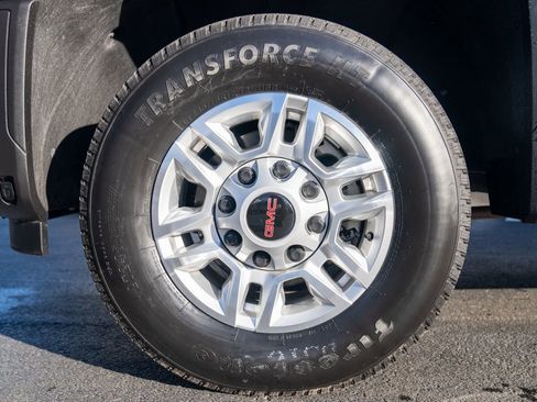 Used 2024 GMC Sierra 2500 SLE w/ SLE Convenience Package image 2