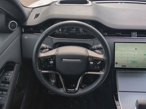 Used 2025 Land Rover Range Rover Evoque S image 24