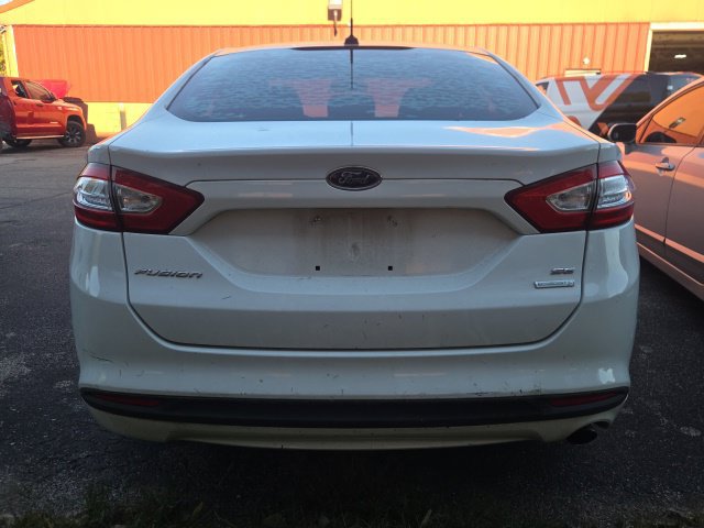 Used 2014 Ford Fusion SE w/ Equipment Group 202A FWD image 8