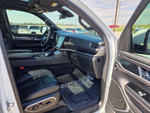Used 2022 Jeep Wagoneer Series I w/ Premium Group I AWD/4WD image 21