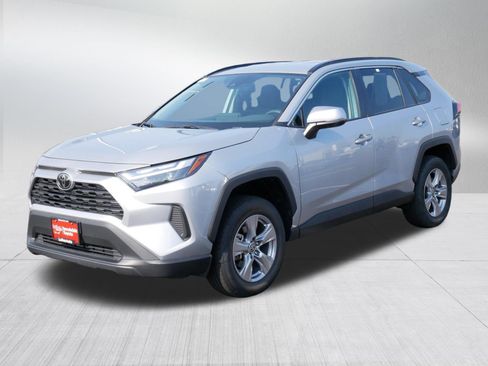 Used 2025 Toyota RAV4 XLE AWD/4WD image 3