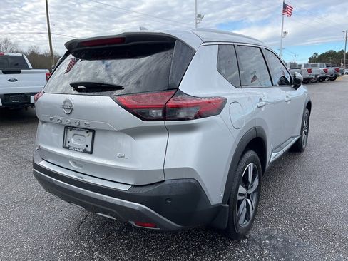 Used 2023 Nissan Rogue SL w/ SL Premium Package image 5