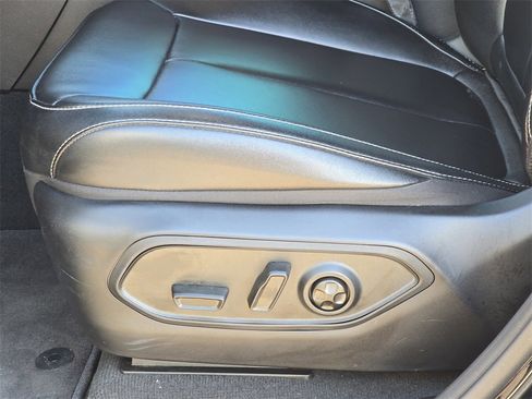 Used 2024 Jeep Grand Cherokee Limited w/ Black Appearance Package image 28