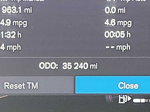 Certified 2023 Volvo XC40 B5 Plus w/ Protection Package Premier image 17