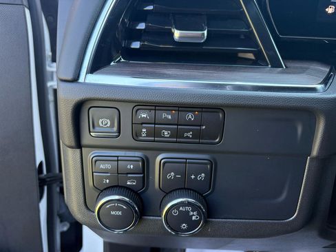 Used 2025 Chevrolet Tahoe LT AWD/4WD image 13