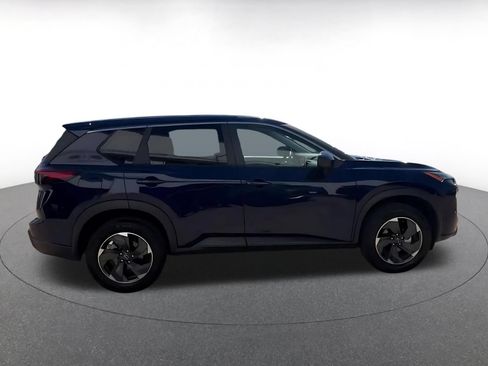 Used 2025 Nissan Rogue SV AWD/4WD image 16