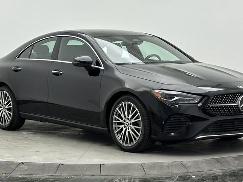 Used 2025 Mercedes-Benz CLA 250 4MATIC image 3