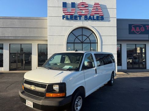 Used 2016 Chevrolet Express 3500 LS image 1