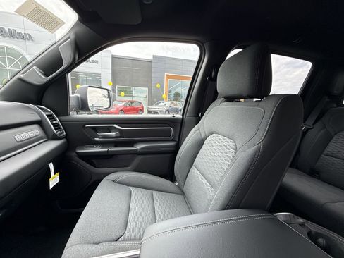 New 2026 RAM 1500 4x4 Crew Cab image 30