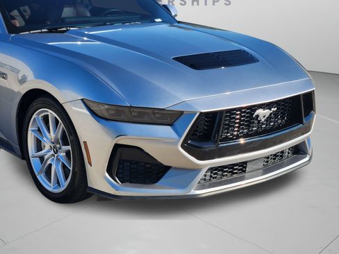 Used 2025 Ford Mustang GT Premium RWD image 33
