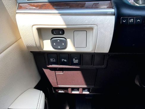 Used 2017 Lexus ES 350 w/ Luxury Package FWD image 34