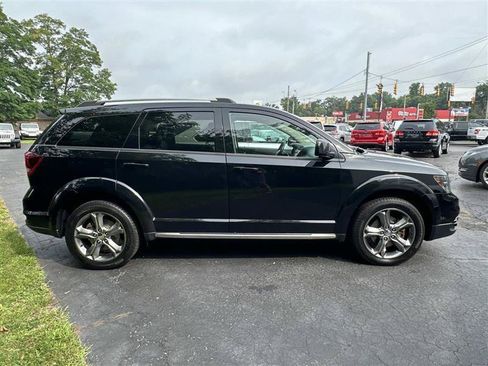 Used 2017 Dodge Journey Crossroad FWD image 2