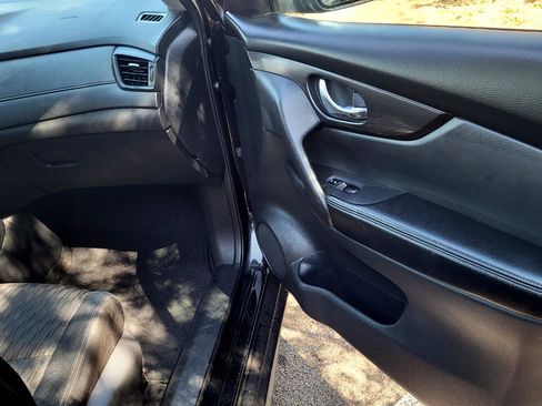 Used 2019 Nissan Rogue S w/ Special Edition Package image 15