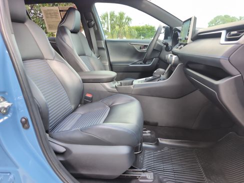 Certified 2022 Toyota RAV4 XSE AWD/4WD image 32