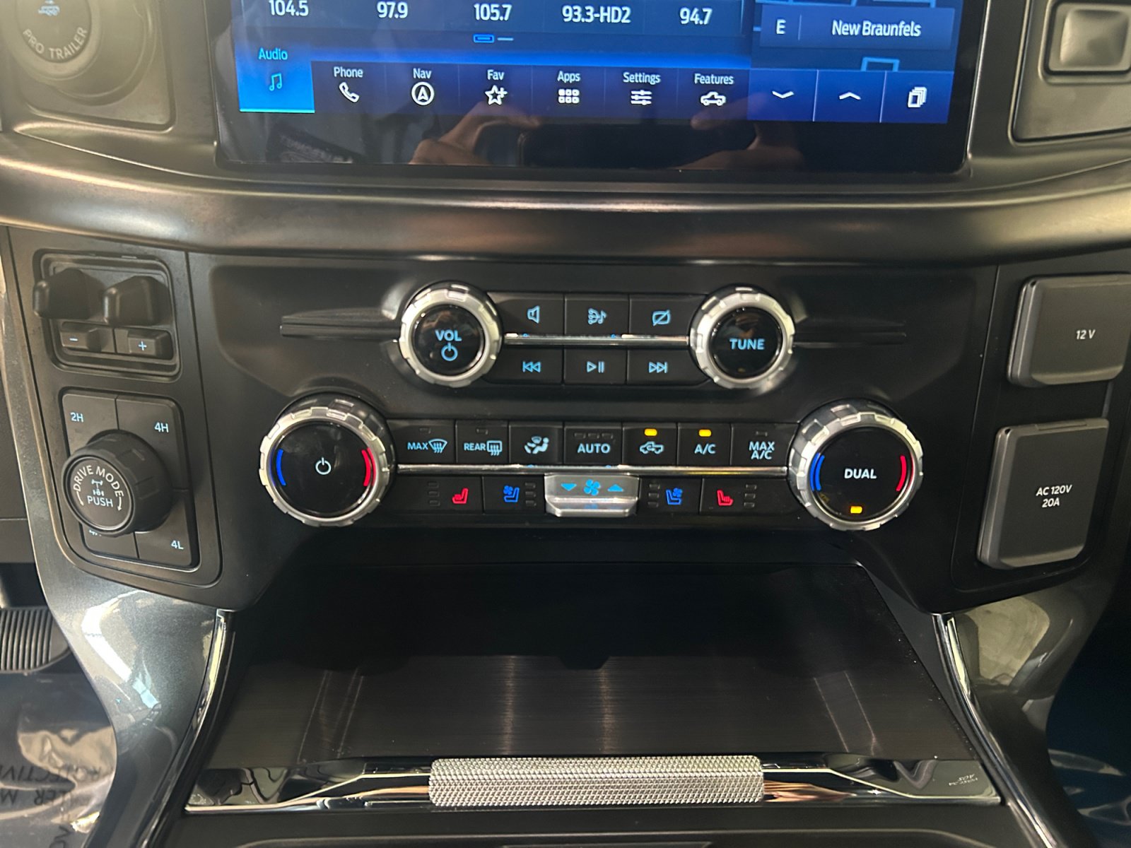 Used 2023 Ford F150 Lariat w/ Equipment Group 502A High AWD/4WD image 15