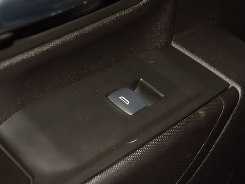 Used 2025 GMC Sierra 3500 Pro w/ Convenience Package image 33