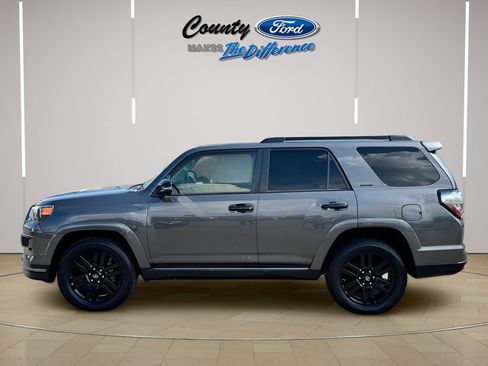 Used 2019 Toyota 4Runner Limited AWD/4WD image 3