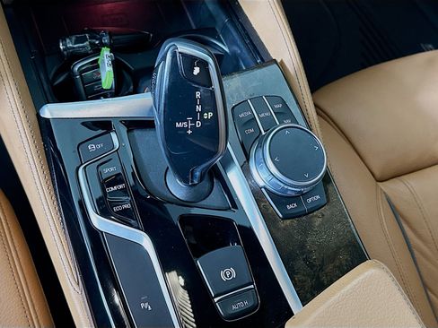 Used 2019 BMW 530i w/ M Sport Package RWD image 25