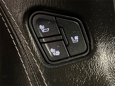 Used 2017 GMC Yukon SLT w/ Open Road Package image 28