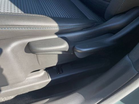 Used 2025 Chevrolet Trax LT image 22