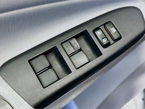 Used 2014 Toyota Tacoma PreRunner image 15