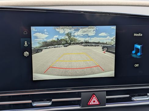 New 2026 Hyundai Elantra Limited FWD image 15