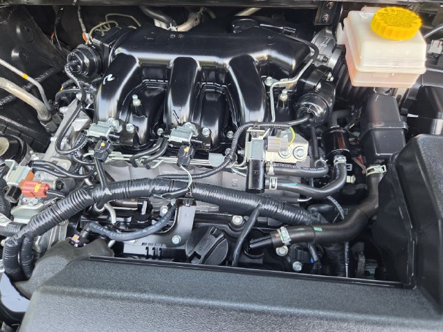 Used 2025 Nissan Pathfinder SV FWD image 24
