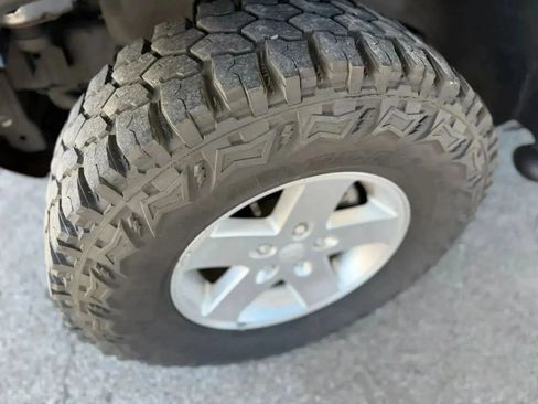 Used 2014 Jeep Wrangler Unlimited Sport w/ Quick Order Package 23S AWD/4WD image 19