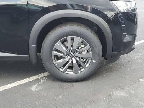 New 2026 Nissan Pathfinder S image 9