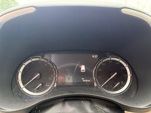 Used 2022 Toyota Highlander XLE AWD/4WD image 13