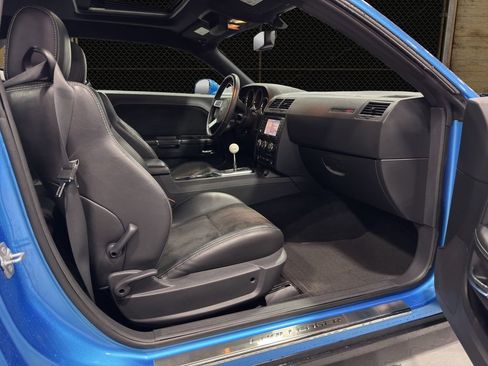 Used 2010 Dodge Challenger SRT8 w/ SRT Option Group II image 13