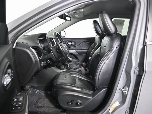 Used 2020 Jeep Cherokee Limited image 21