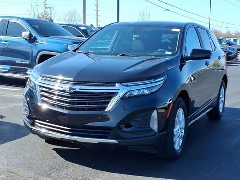 Used 2024 Chevrolet Equinox LT image 2