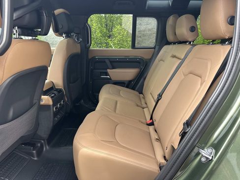 New 2026 Land Rover Defender 110 X-Dynamic SE AWD/4WD image 19