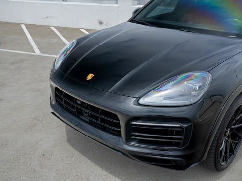 Used 2023 Porsche Cayenne GTS AWD/4WD image 5