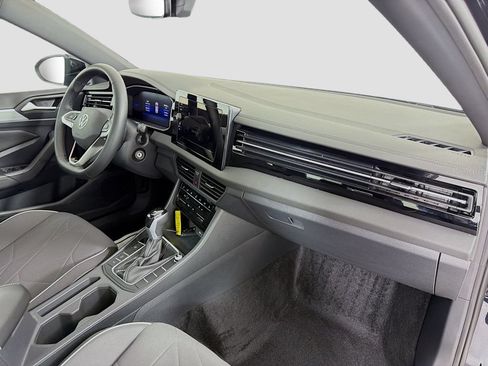 Used 2025 Volkswagen Jetta Sport FWD image 26