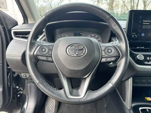 Used 2023 Toyota Corolla Cross LE image 23