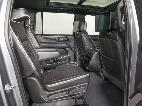 Used 2026 GMC Yukon XL AT4 Ultimate image 11