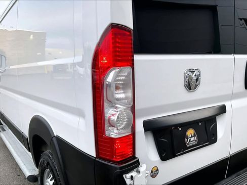 Used 2025 RAM ProMaster 2500 w/ U-Haul Equipment Group FWD image 30