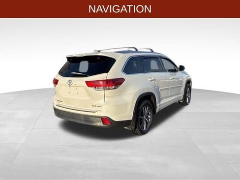 Used 2018 Toyota Highlander XLE image 7